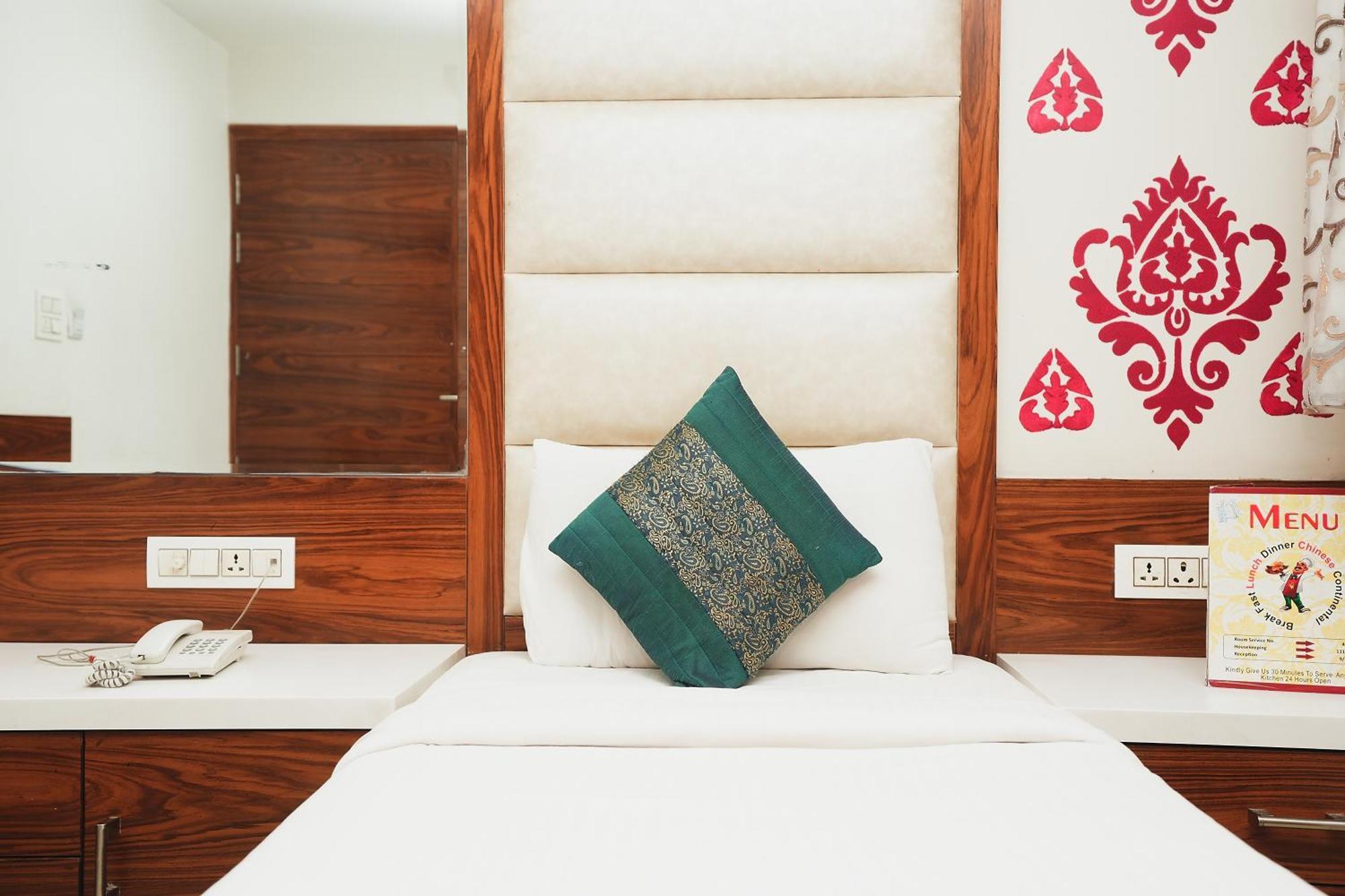 Hotel Kabir Palace Karol Bagh Νέο Δελχί Εξωτερικό φωτογραφία